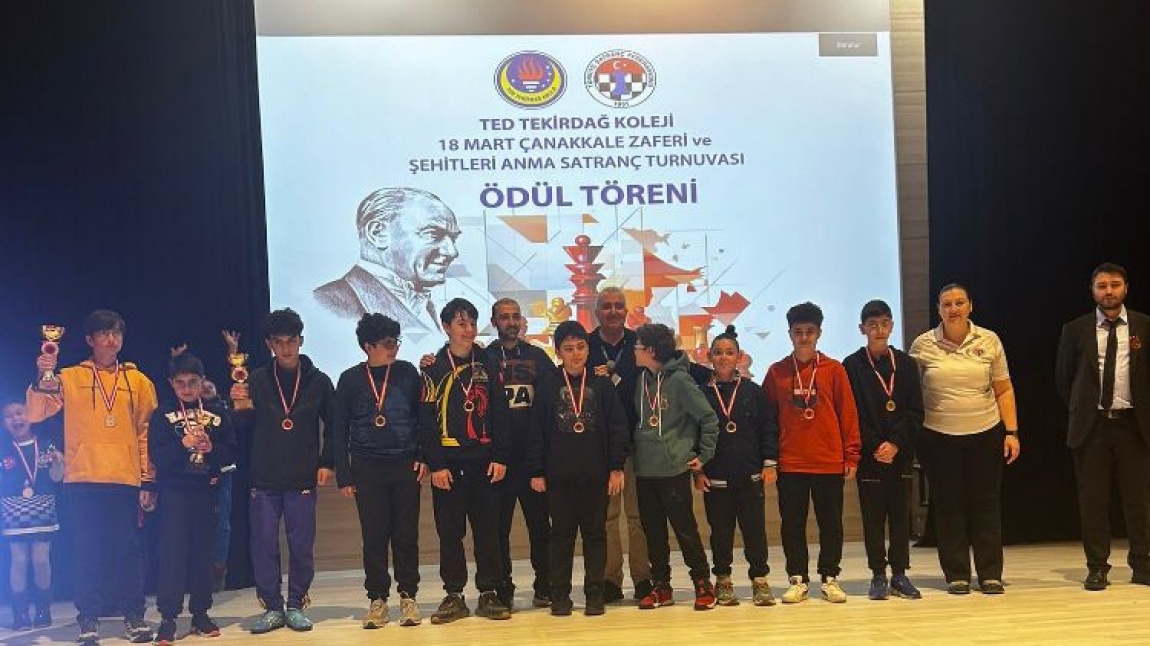 18 Mart Çanakkale Zaferi  ve Şehitleri Anma Satranç Turnuvasında dereceye girdik.